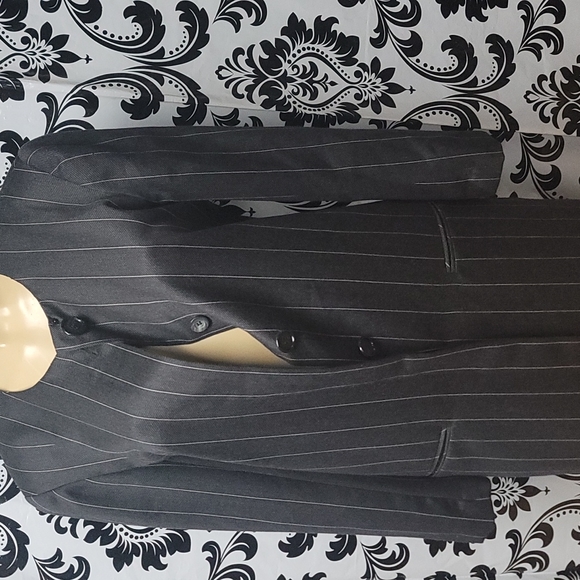 - Size large cardigan from Mary Ann Restivo - Picture 2 of 5